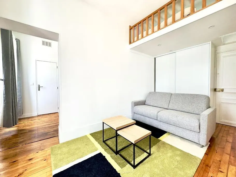 Appartement Mezzanine Cosy 4P Champs Elysees Παρίσι Γαλλία