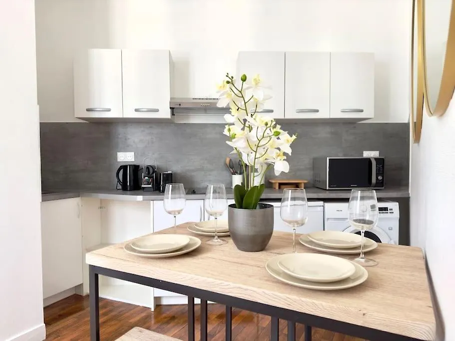 Appartement Mezzanine Cosy 4P Champs Elysees Παρίσι Διαμέρισμα